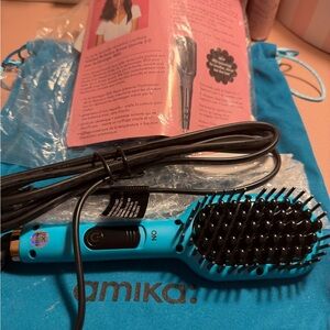 Amika Turquoise Mini Hair Straightening Brush
